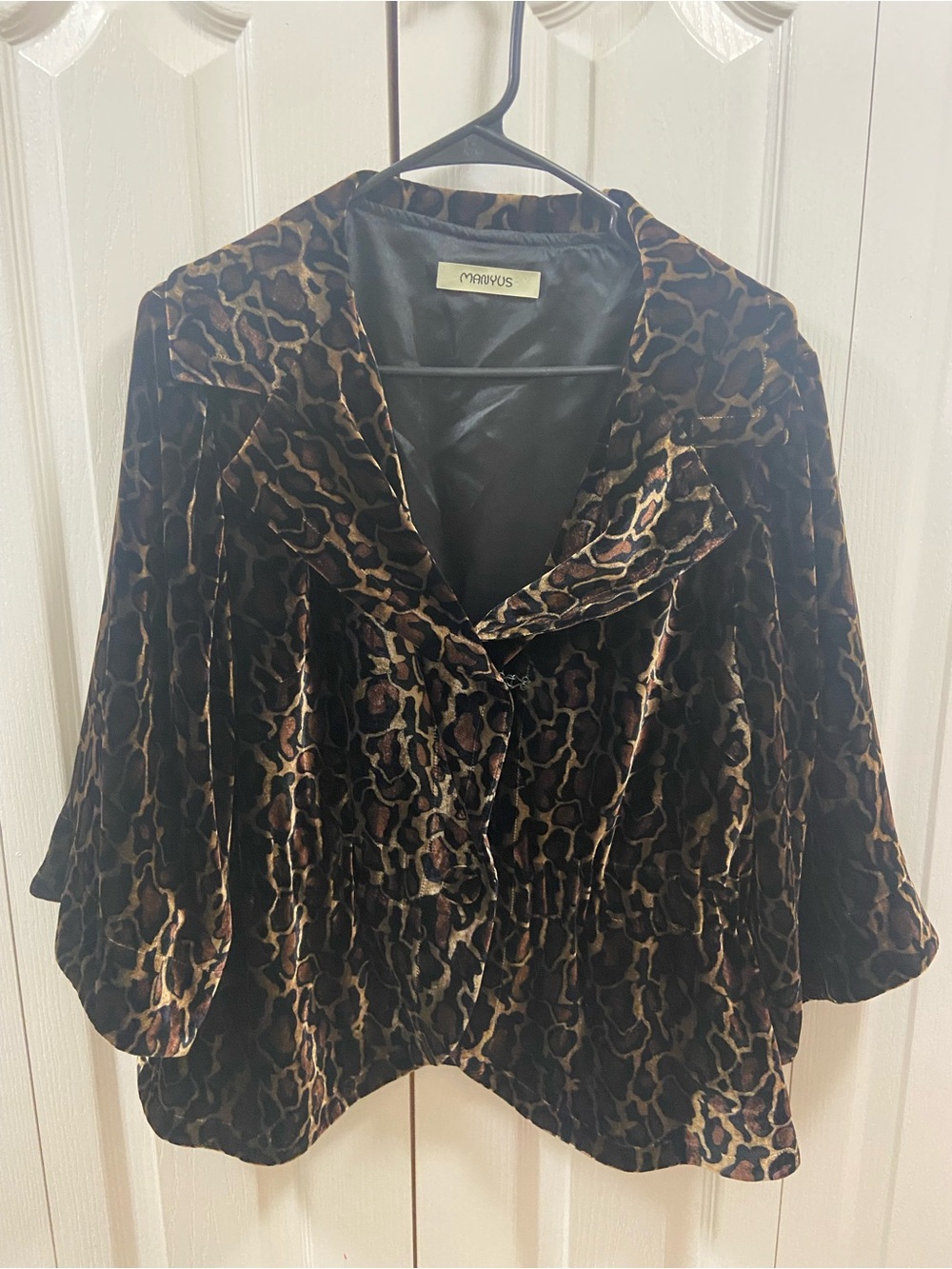 Crayvos Leopard Velvet Cropped Blazer - Brown